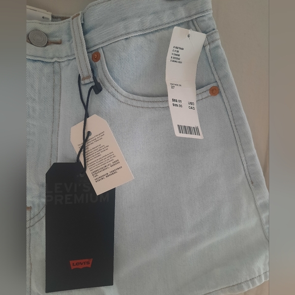 Levi's Lightwash Denim Short - Picture 5 of 6